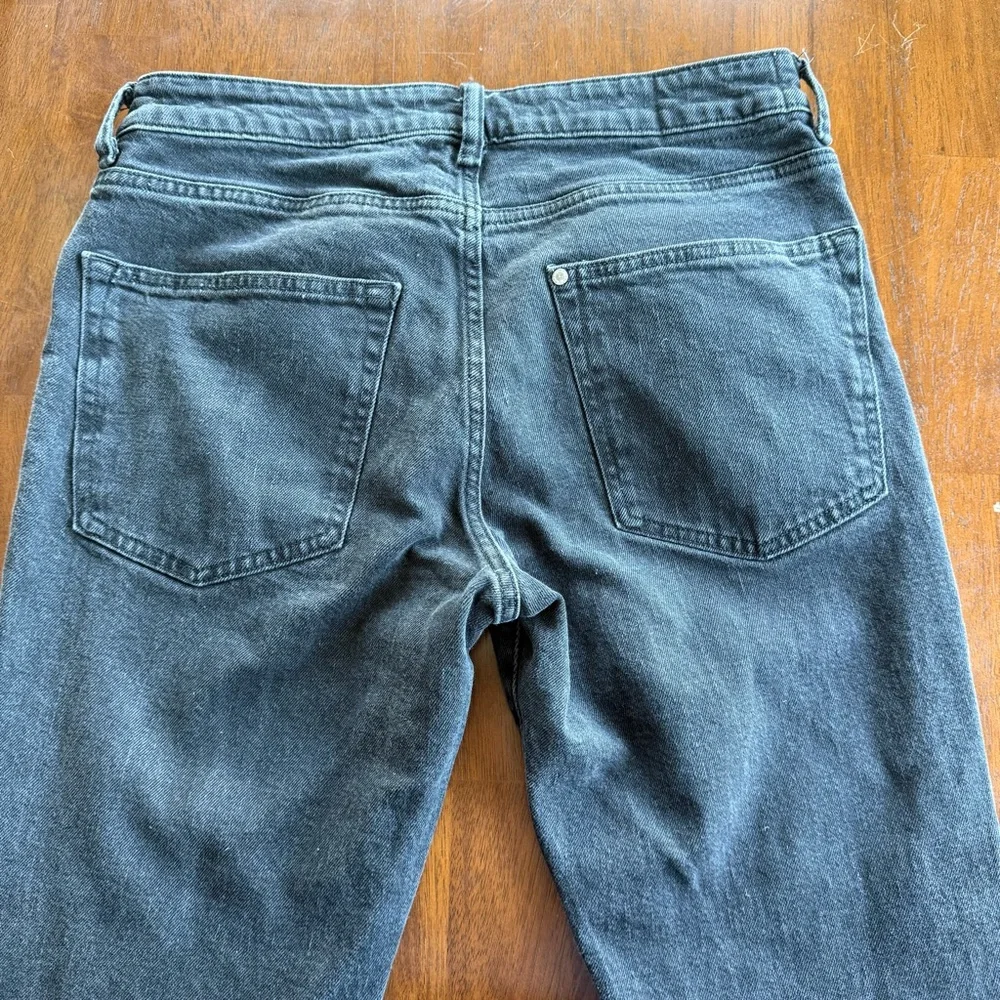 H&M Men's Regular Fit Coupe Standard Black Straight Leg Jeans, size 33/32